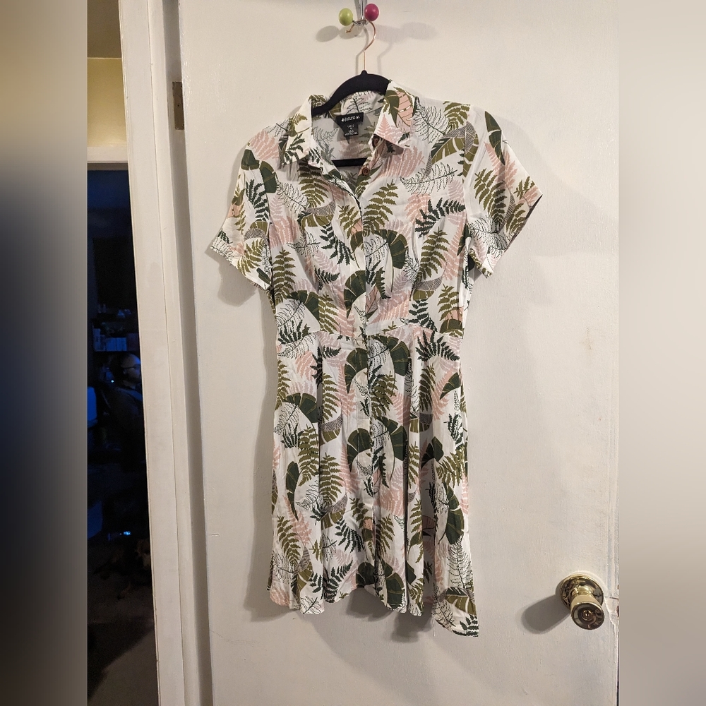 Leaf Pattern Button Up Dress - image 1